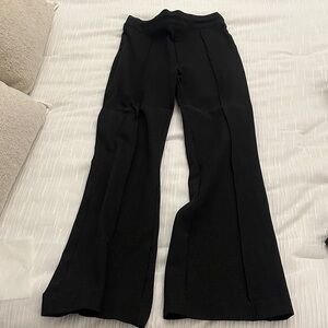 SPANX The Perfect Pant, Hi-Rise Flare
Charcoal Heather / Regular / S